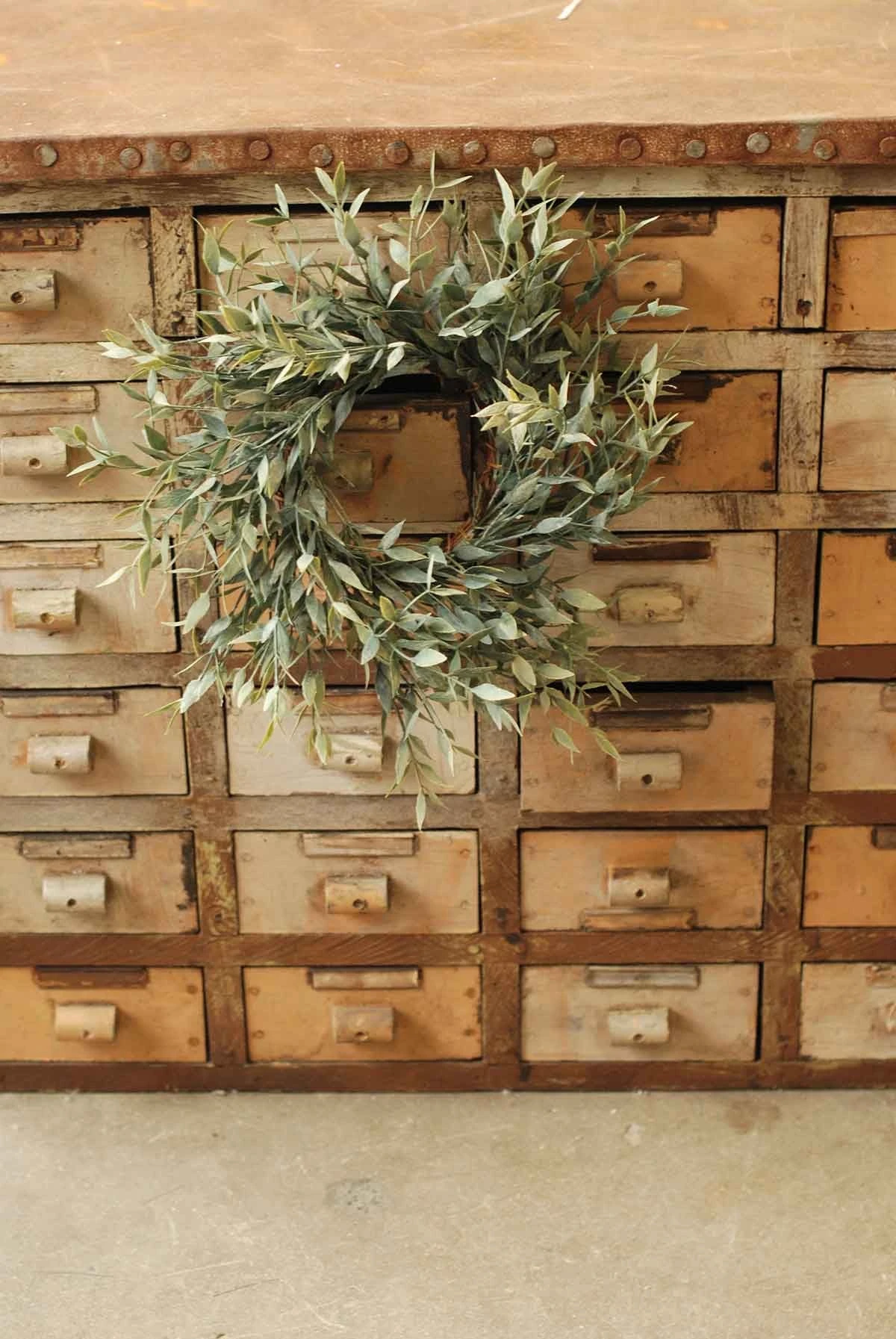 Twilight Ash Candle Ring, 9” 1 Twilight Ash Candle Ring, 9”